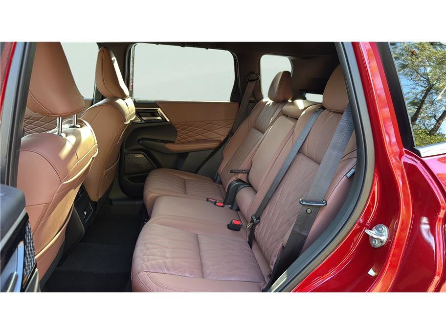 2026 Mitsubishi Outlander SEL Sport Utility 4D