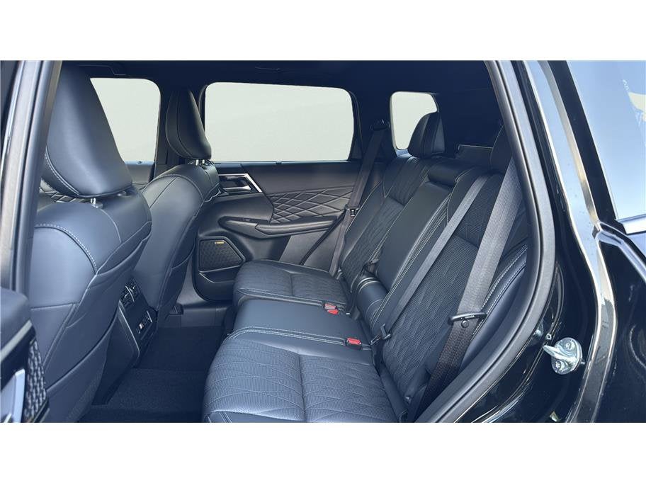 2026 Mitsubishi Outlander Black Edition Sport Utility 4D