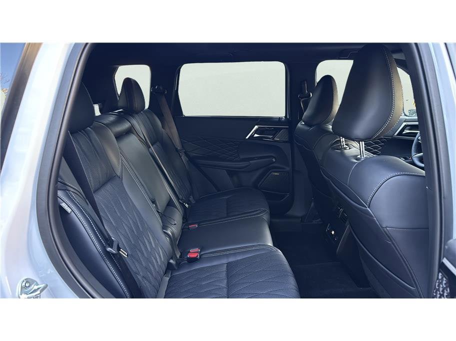 2026 Mitsubishi Outlander Black Edition Sport Utility 4D