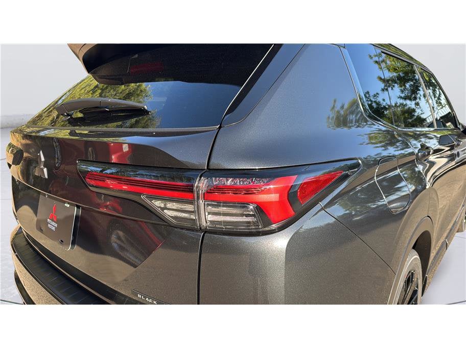 2026 Mitsubishi Outlander Black Edition Sport Utility 4D
