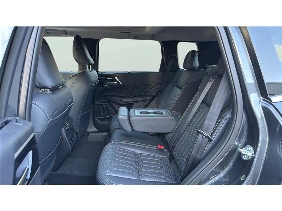 2026 Mitsubishi Outlander SEL Sport Utility 4D