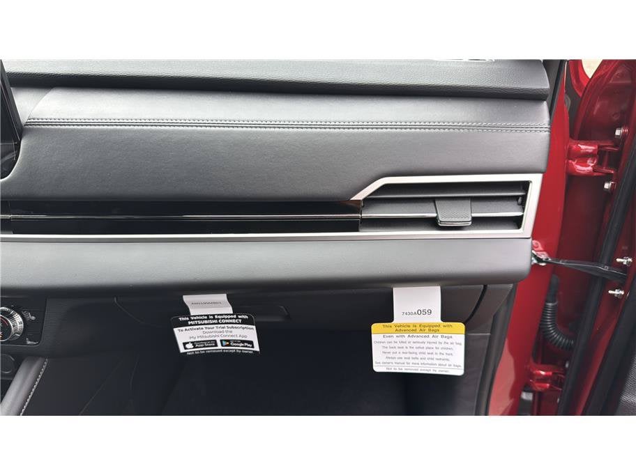 2026 Mitsubishi Outlander ES