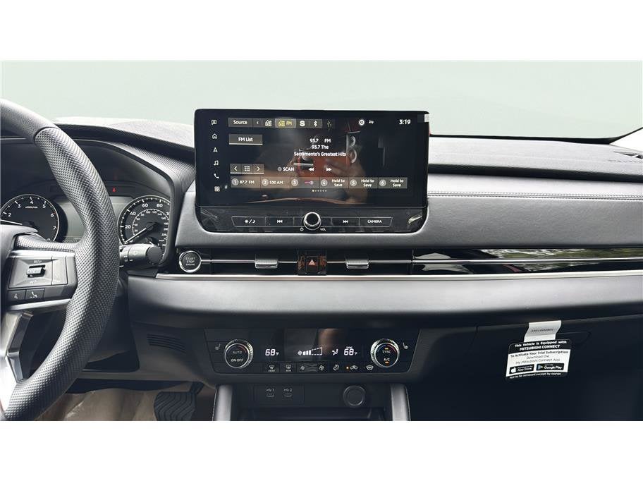 2026 Mitsubishi Outlander ES
