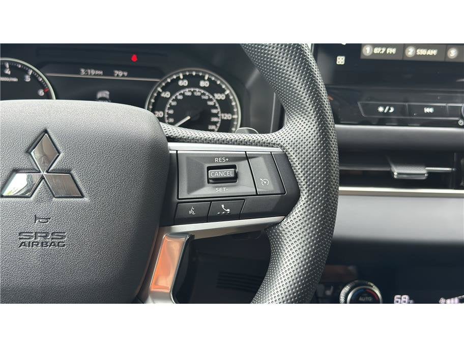 2026 Mitsubishi Outlander ES