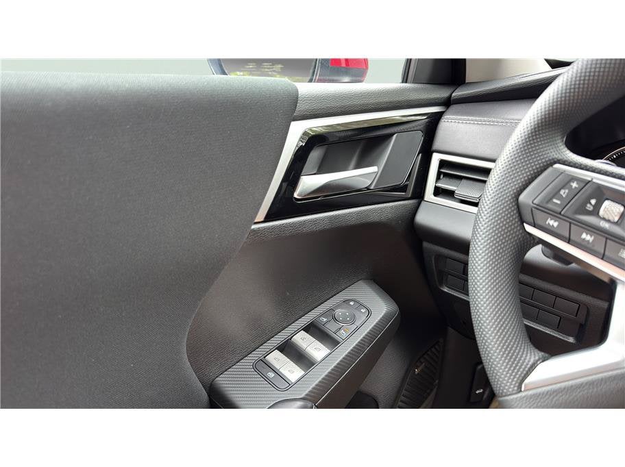 2026 Mitsubishi Outlander ES