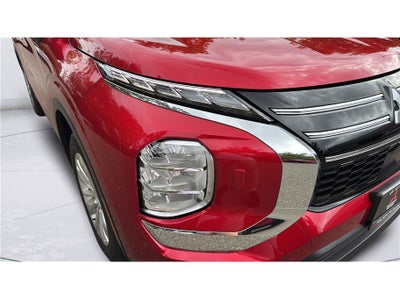 2026 Mitsubishi Outlander ES