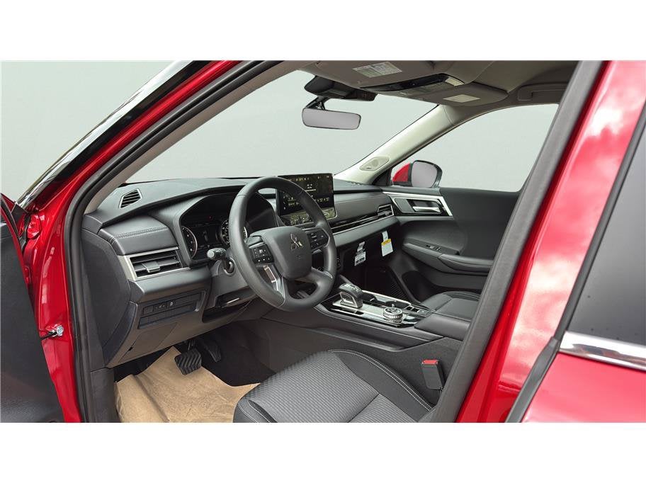 2026 Mitsubishi Outlander ES