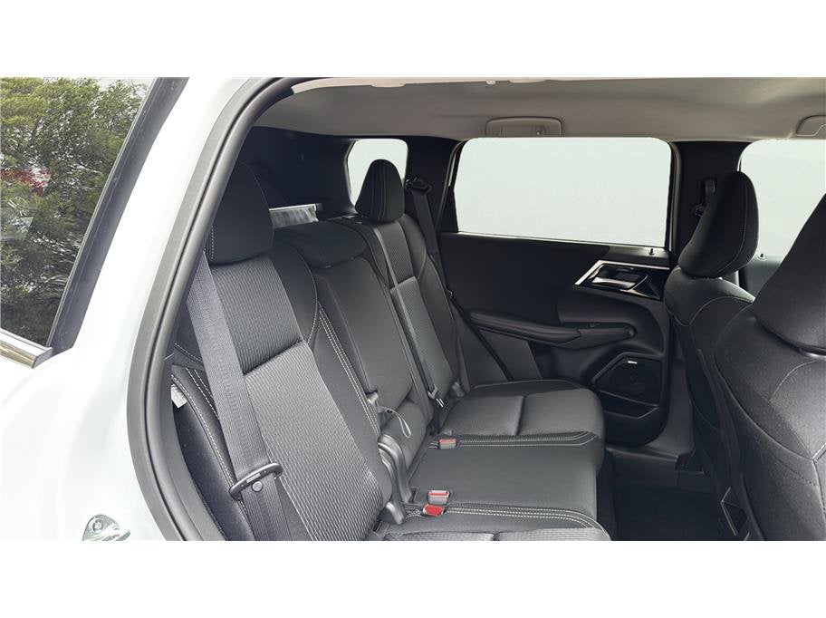 2026 Mitsubishi Outlander ES