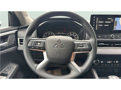 2026 Mitsubishi Outlander ES