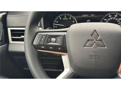2026 Mitsubishi Outlander ES