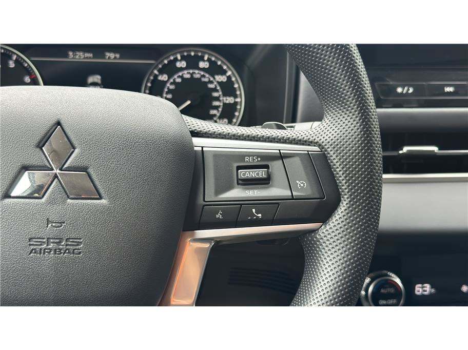 2026 Mitsubishi Outlander ES