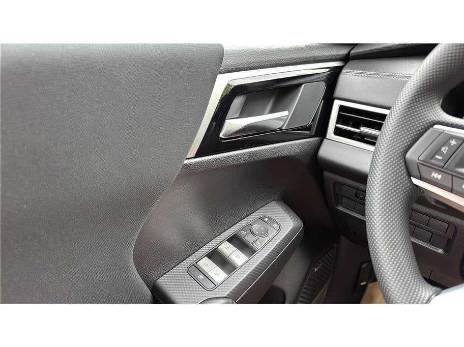 2026 Mitsubishi Outlander ES