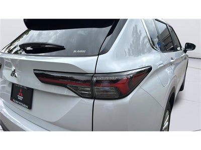 2026 Mitsubishi Outlander ES