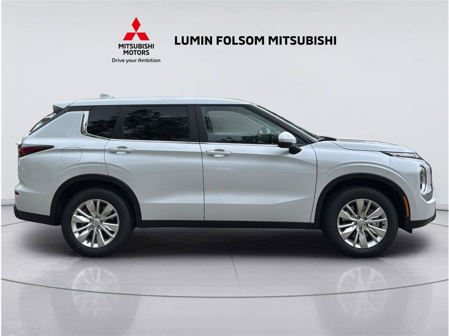 2026 Mitsubishi Outlander ES