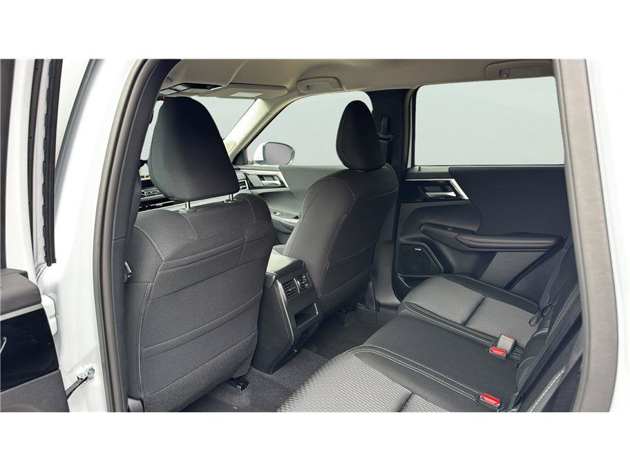2026 Mitsubishi Outlander ES