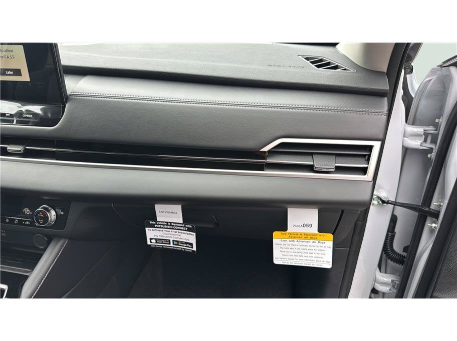 2026 Mitsubishi Outlander ES