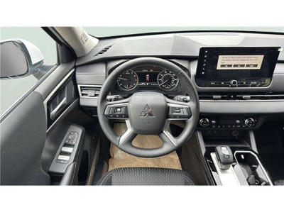 2026 Mitsubishi Outlander ES
