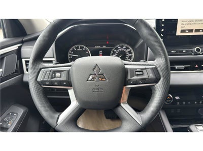 2026 Mitsubishi Outlander ES