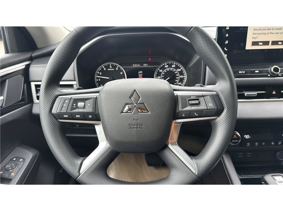 2026 Mitsubishi Outlander ES