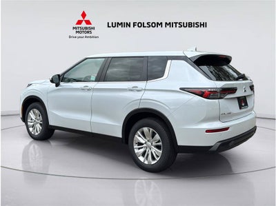 2026 Mitsubishi Outlander ES
