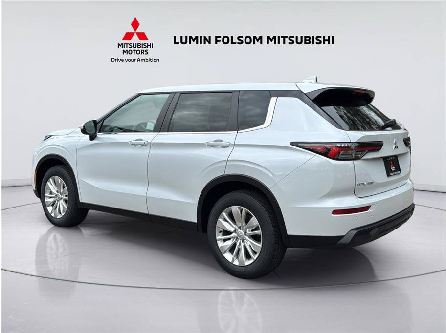 2026 Mitsubishi Outlander ES