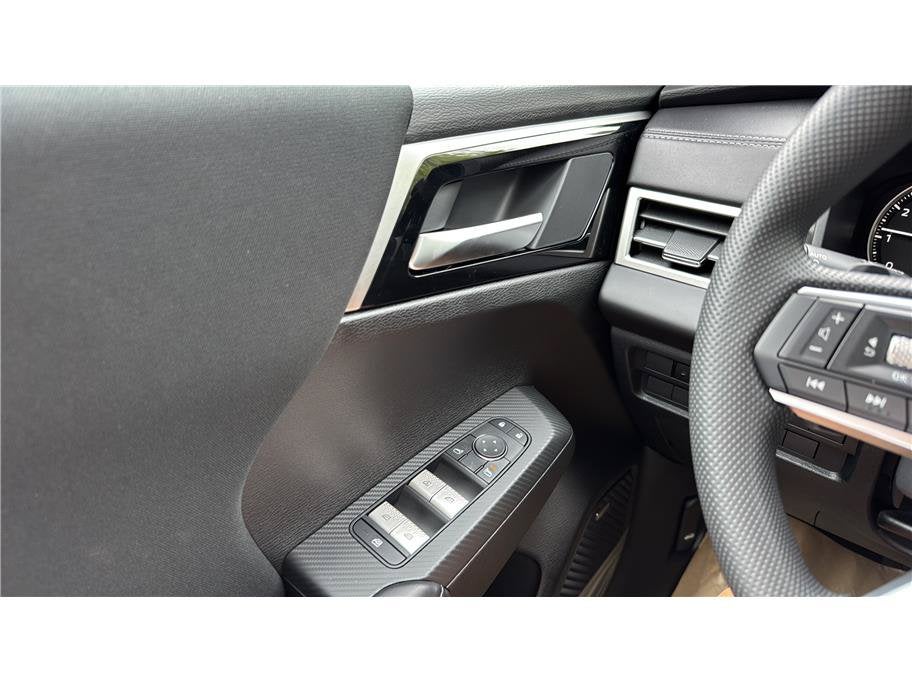 2026 Mitsubishi Outlander ES