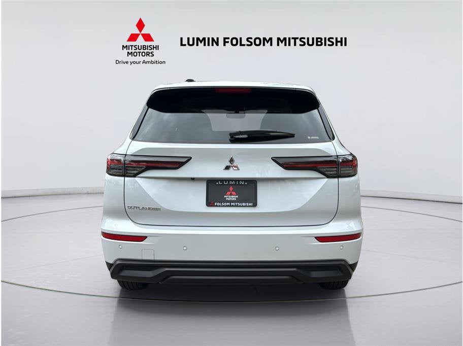 2026 Mitsubishi Outlander ES