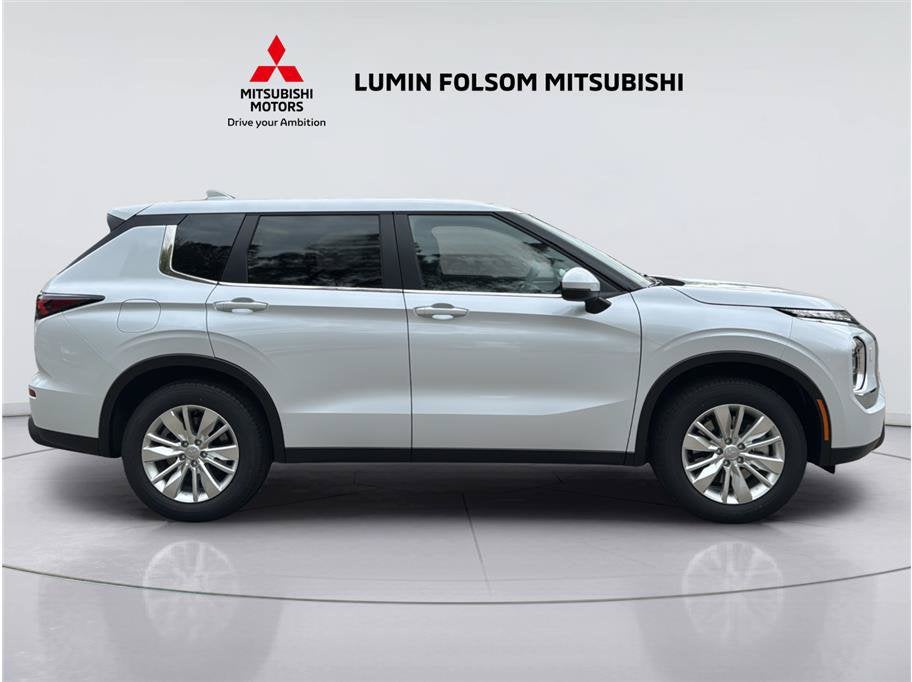 2026 Mitsubishi Outlander ES