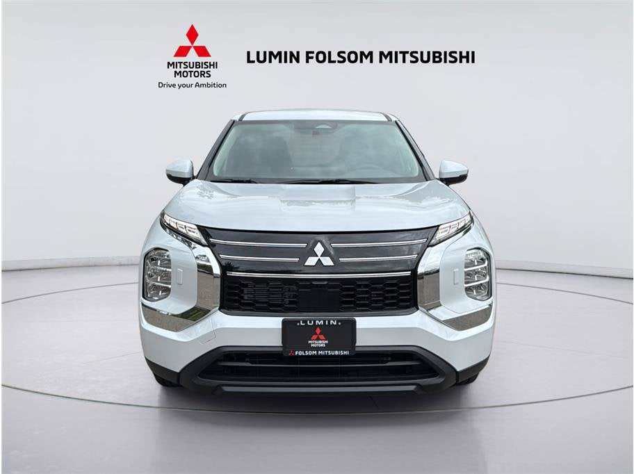 2026 Mitsubishi Outlander ES