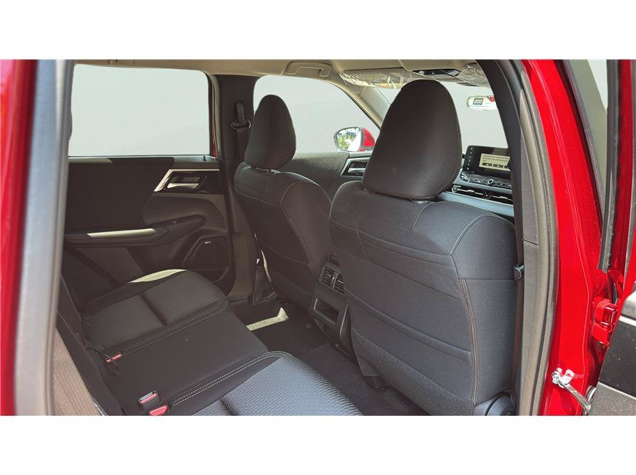2026 Mitsubishi Outlander ES