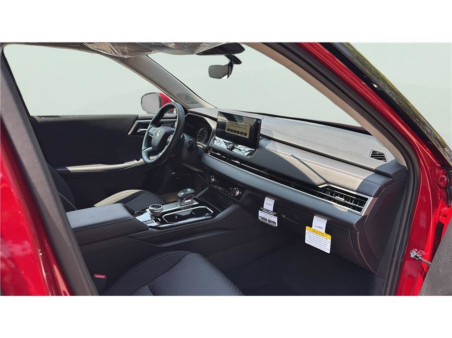 2026 Mitsubishi Outlander ES