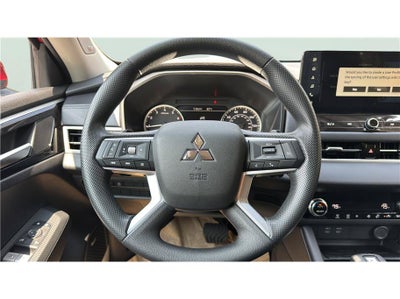 2026 Mitsubishi Outlander ES
