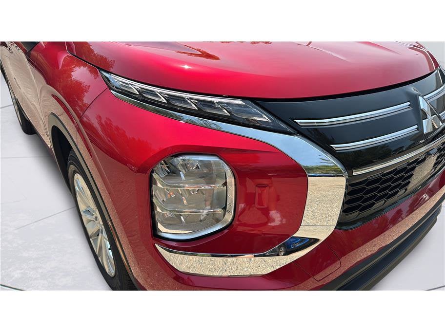 2026 Mitsubishi Outlander ES