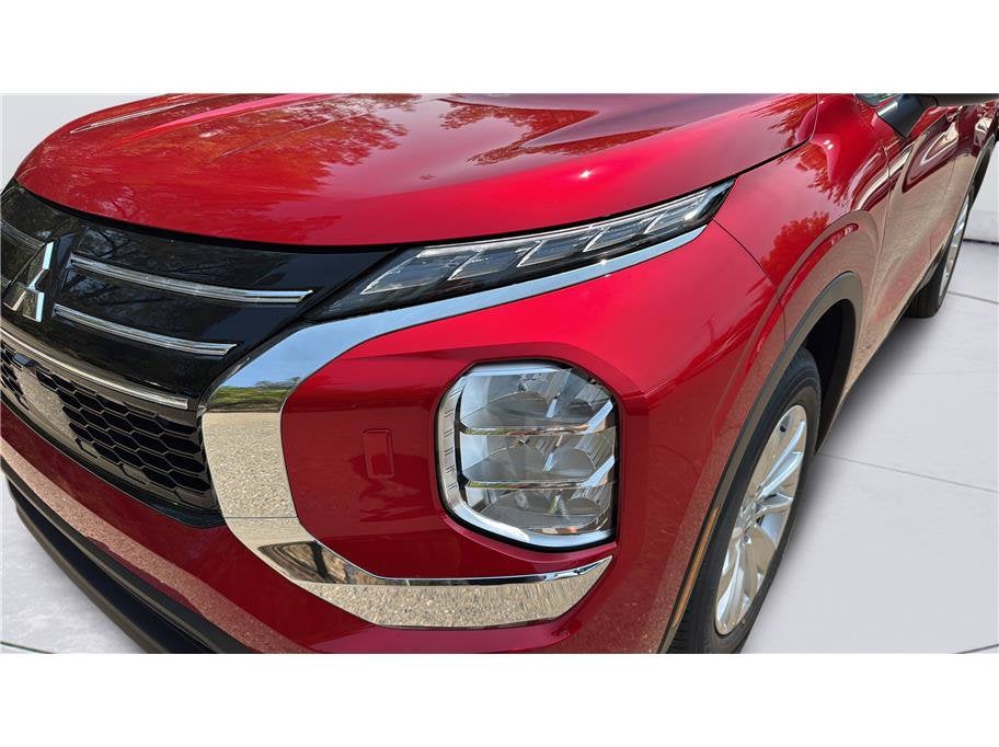 2026 Mitsubishi Outlander ES