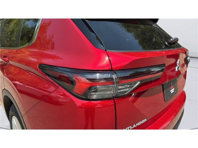 2026 Mitsubishi Outlander ES