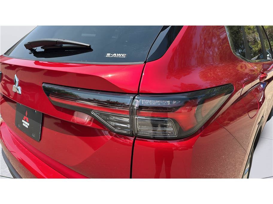 2026 Mitsubishi Outlander ES