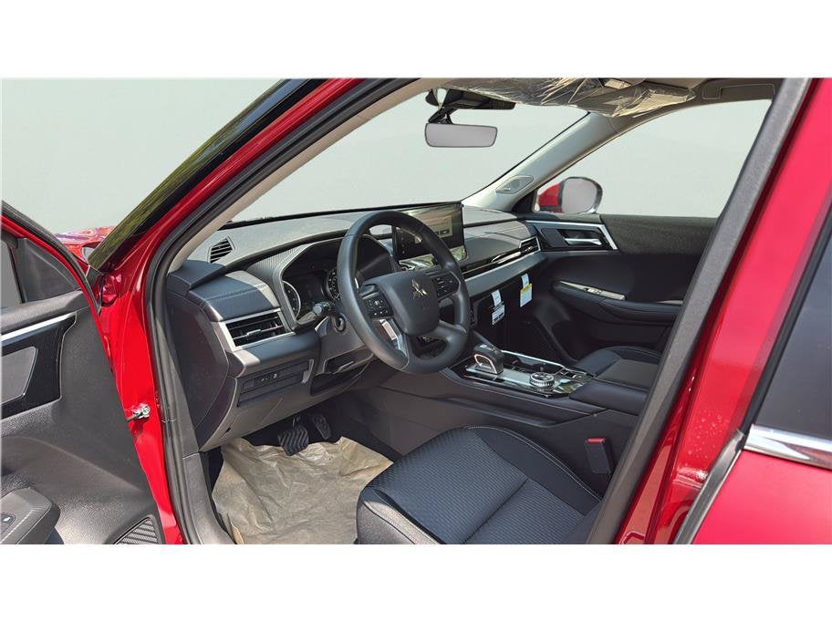 2026 Mitsubishi Outlander ES