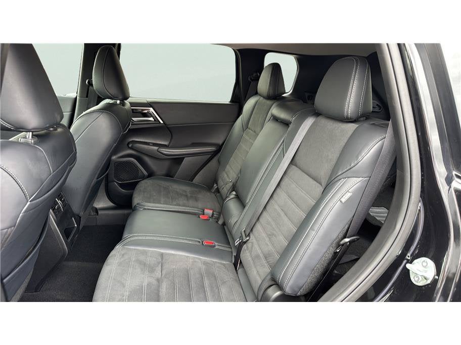 2024 Mitsubishi Outlander SE Sport Utility 4D