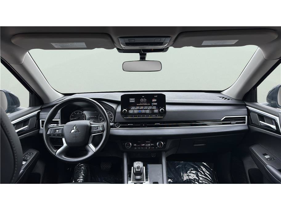 2024 Mitsubishi Outlander SE Sport Utility 4D