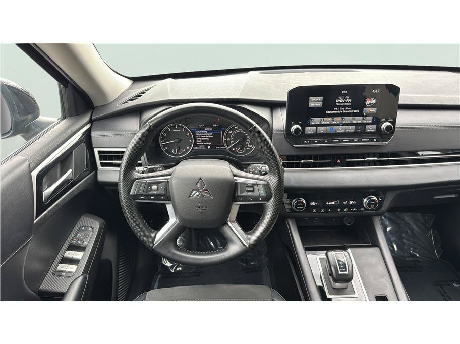 2024 Mitsubishi Outlander SE Sport Utility 4D