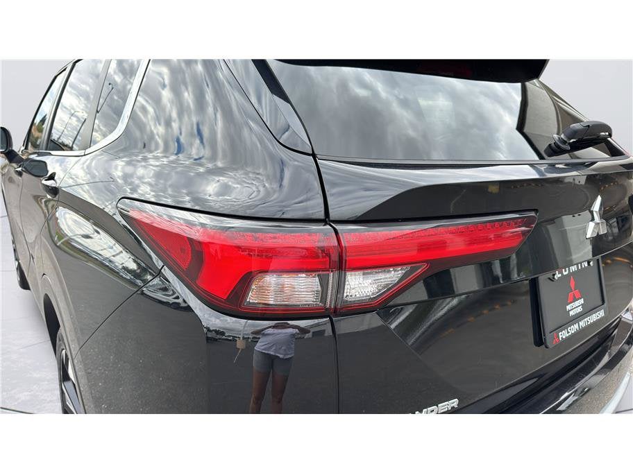 2024 Mitsubishi Outlander SE Sport Utility 4D