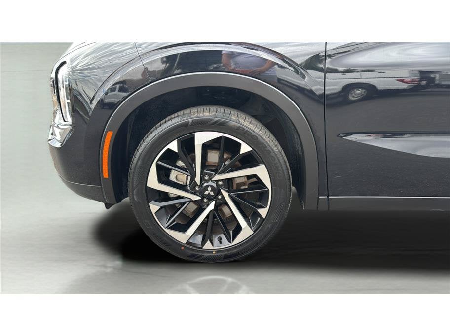 2024 Mitsubishi Outlander SE Sport Utility 4D