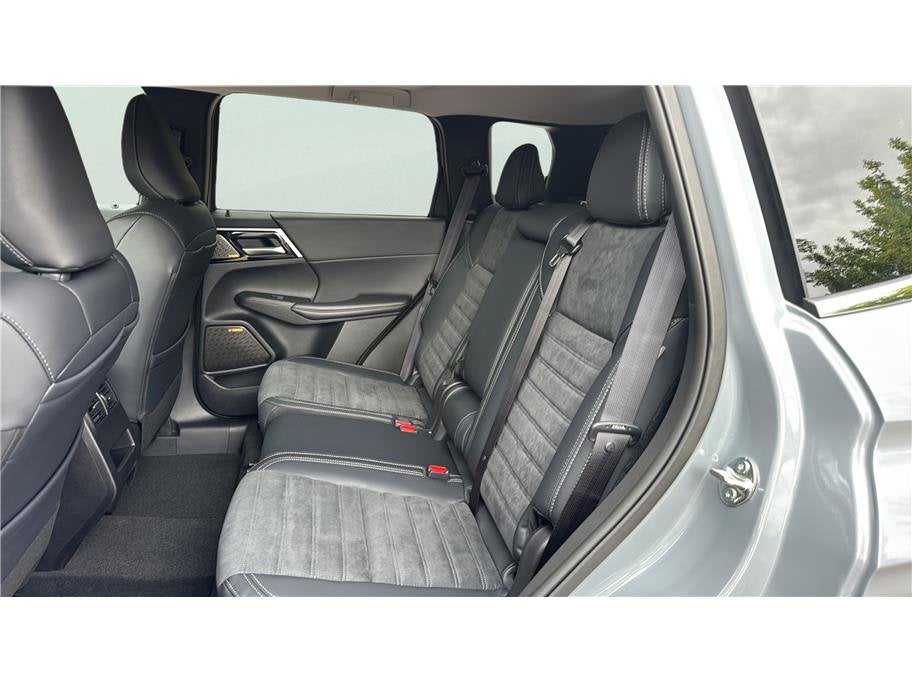 2026 Mitsubishi Outlander SE Sport Utility 4D
