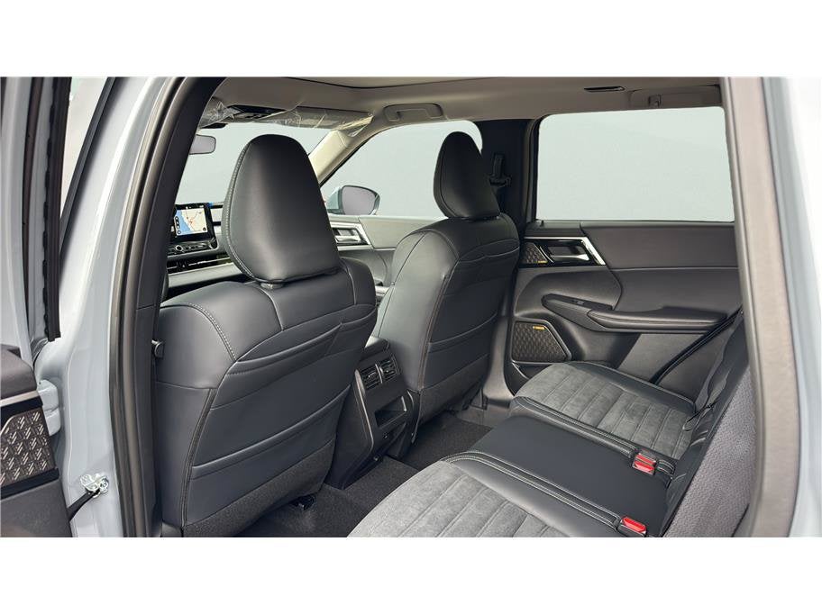 2026 Mitsubishi Outlander SE Sport Utility 4D