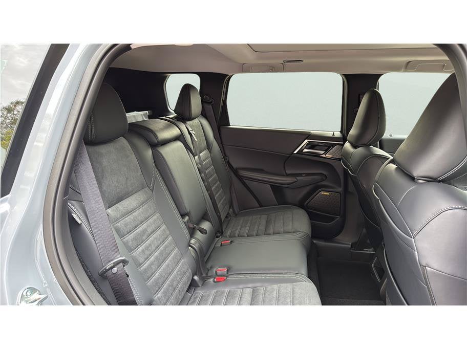 2026 Mitsubishi Outlander SE Sport Utility 4D