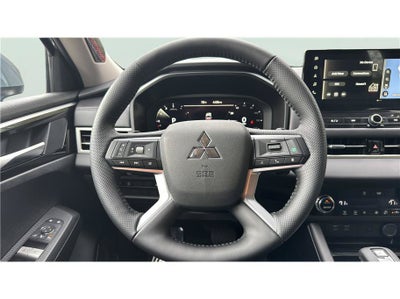2026 Mitsubishi Outlander SE Sport Utility 4D