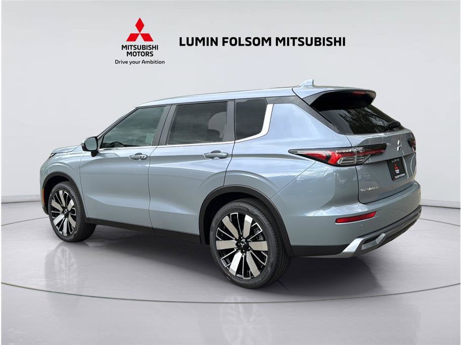 2026 Mitsubishi Outlander SE Sport Utility 4D