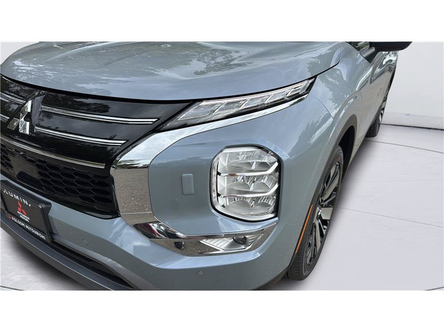 2026 Mitsubishi Outlander SE Sport Utility 4D