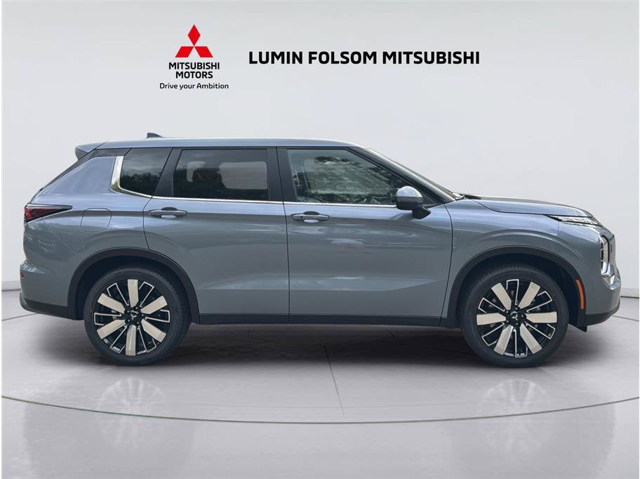 2026 Mitsubishi Outlander SE Sport Utility 4D