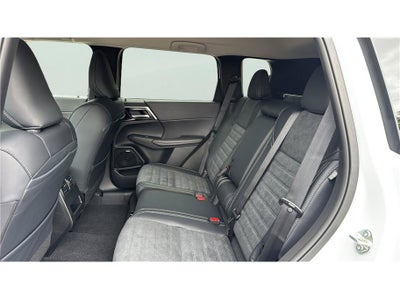 2026 Mitsubishi Outlander SE Sport Utility 4D